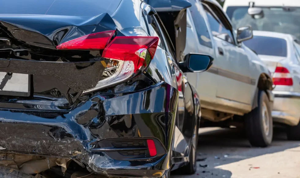 Heavy accident involving many cars